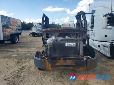 Piąte zdjęcie samochodu w środku: 2006 FREIGHTLINER M2 106 MED - TRUCK CAB AND CHASSIS VIN:1FUBCYDA86HV01450 - miniatura