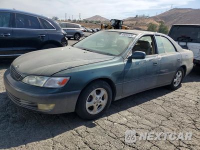 1998 LEXUS ES 300 JT8BF28G8W5038235 - główne zdjęcie licytacji z USA - miniatura