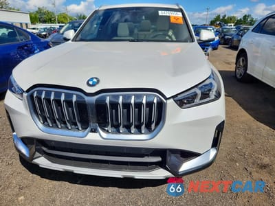 Piąte zdjęcie samochodu w środku: 2025 BMW X1 XDRIVE28I VIN:WBX73EF05S5388927 - miniatura