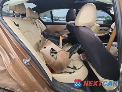 Zdjęcie 10 z 12 samochodu: 2019 BMW 330I VIN:WBA5R1C54KAK11298 - miniatura