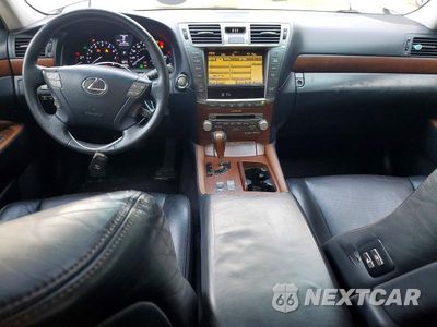 Zdjęcie 8 z 12 samochodu: 2011 LEXUS LS 460 VIN:JTHBL5EF8B5105478 - miniatura