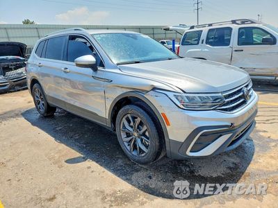 Czwarte zdjęcie samochodu z boku: 2022 VOLKSWAGEN TIGUAN SE VIN:3VV2B7AX1NM042142 - miniatura