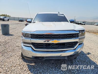 Piąte zdjęcie samochodu w środku: 2018 CHEVROLET SILVERADO K1500 LT VIN:1GCUKREC0JF250100 - miniatura