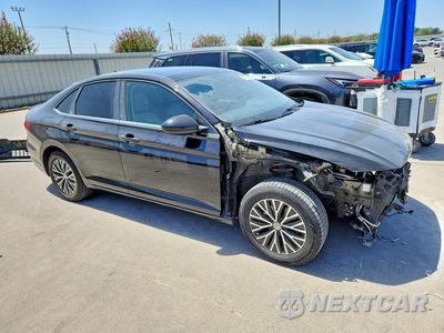 Czwarte zdjęcie samochodu z boku: 2020 VOLKSWAGEN JETTA S VIN:3VWC57BU9LM102290 - miniatura
