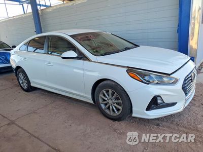 Czwarte zdjęcie samochodu z boku: 2018 HYUNDAI SONATA SE VIN:5NPE24AF5JH719811 - miniatura