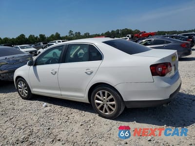 Drugie zdjęcie samochodu z przodu: 2010 VOLKSWAGEN JETTA SE VIN:3VWRX7AJ0AM046040 - miniatura