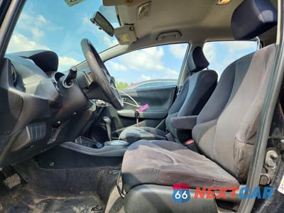 Zdjęcie 7 z 12 samochodu: 2009 HONDA FIT SPORT VIN:JHMGE88409S046000 - miniatura