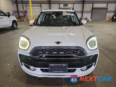 Piąte zdjęcie samochodu w środku: 2019 MINI COOPER S COUNTRYMAN ALL4 VIN:WMZYT5C56K3E69483 - miniatura