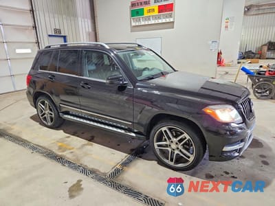 Czwarte zdjęcie samochodu z boku: 2015 MERCEDES-BENZ GLK 350 4MATIC VIN:WDCGG8JB4FG380494 - miniatura