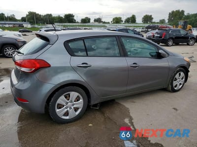 Trzecie zdjęcie samochodu z tyłu: 2016 KIA FORTE5 LX VIN:KNAFK5A8XG5637459 - miniatura