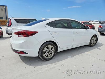 Trzecie zdjęcie samochodu z tyłu: 2019 HYUNDAI ELANTRA VALUE EDITION VIN:5NPD84LF8KH419365 - miniatura