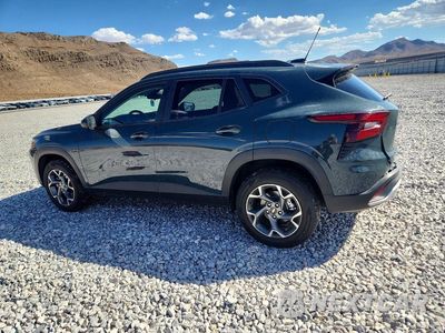 Drugie zdjęcie samochodu z przodu: 2025 CHEVROLET TRAX 1LT VIN:KL77LHEPXSC247907 - miniatura