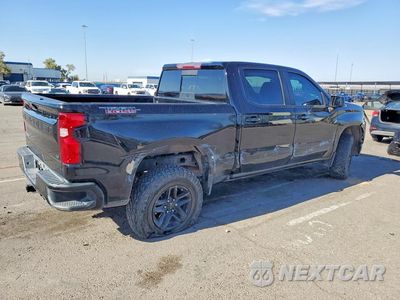 Trzecie zdjęcie samochodu z tyłu: 2021 CHEVROLET SILVERADO K1500 LT TRAIL BOSS VIN:1GCPYFEDXMZ123084 - miniatura