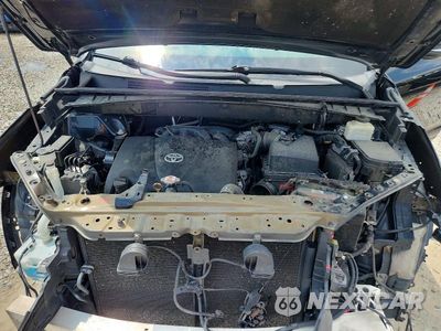 Zdjęcie 12 z 14 samochodu: 2018 TOYOTA HIGHLANDER SE VIN:5TDJZRFH7JS490608 - miniatura