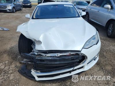 Piąte zdjęcie samochodu w środku: 2014 TESLA MODEL S VIN:5YJSA1H11EFP33935 - miniatura