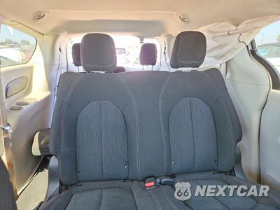 Zdjęcie 10 z 13 samochodu: 2021 CHRYSLER VOYAGER L VIN:2C4RC1AG0MR560211 - miniatura