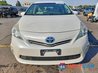 Piąte zdjęcie samochodu w środku: 2013 TOYOTA PRIUS V TWO VIN:JTDZN3EU6D3265919 - miniatura