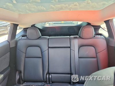 Zdjęcie 10 z 14 samochodu: 2023 TESLA MODEL Y VIN:7SAYGDEE8PA119534 - miniatura
