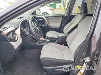 Zdjęcie 7 z 14 samochodu: 2018 TOYOTA RAV4 XLE VIN:JTMWFREV2JJ186203 - miniatura