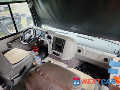 Piąte zdjęcie samochodu w środku: 2020 FORD F53 VIN:1F66F5DN3L0A19032 - miniatura