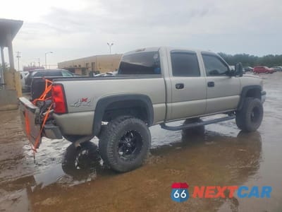 Trzecie zdjęcie samochodu z tyłu: 2004 CHEVROLET SILVERADO K1500 VIN:2GCEK13T041349598 - miniatura