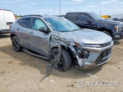 Czwarte zdjęcie samochodu z boku: 2025 CHEVROLET TRAX ACTIV VIN:KL77LKEP2SC012401 - miniatura