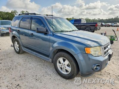 Czwarte zdjęcie samochodu z boku: 2011 FORD ESCAPE XLT VIN:1FMCU0DG9BKB13103 - miniatura