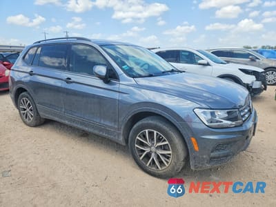 Czwarte zdjęcie samochodu z boku: 2021 VOLKSWAGEN TIGUAN S VIN:3VV1B7AX6MM034726 - miniatura
