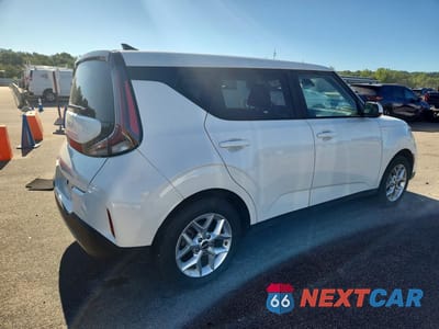 Trzecie zdjęcie samochodu z tyłu: 2025 KIA SOUL LX VIN:KNDJ23AU6S7940217 - miniatura