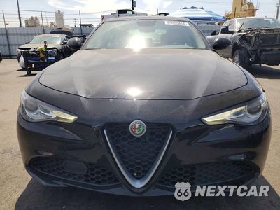 Piąte zdjęcie samochodu w środku: 2019 ALFA ROMEO GIULIA VIN:ZARFAMAN5K7621162 - miniatura