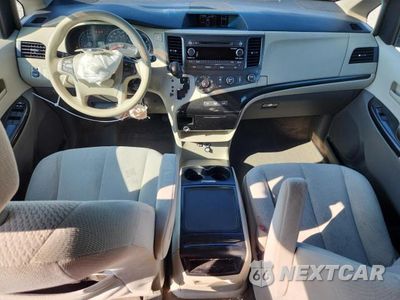 Zdjęcie 8 z 13 samochodu: 2012 TOYOTA SIENNA LE VIN:5TDKK3DCXCS206503 - miniatura