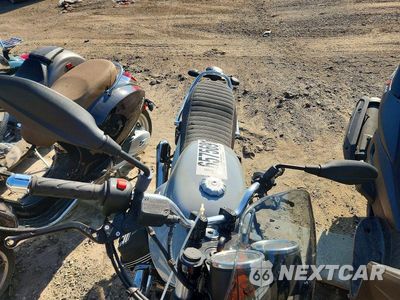 Piąte zdjęcie samochodu w środku: 2018 MOTO GUZZI V7 III VIN:ZGULDU016JM000092 - miniatura