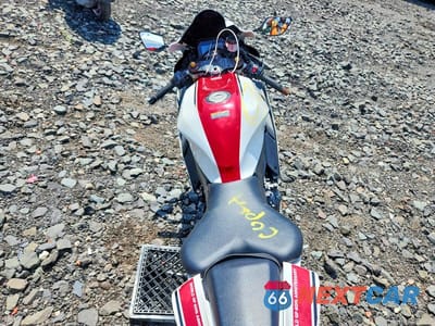 Zdjęcie 6 z 9 samochodu: 2022 YAMAHA YZFR7 VIN:JYARM38E3NA003078 - miniatura