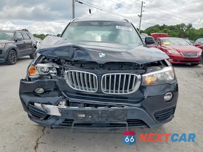 Piąte zdjęcie samochodu w środku: 2017 BMW X3 SDRIVE28I VIN:5UXWZ7C59H0U44973 - miniatura