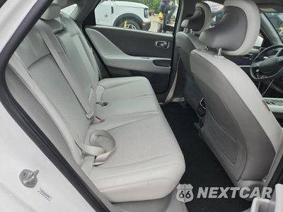 Zdjęcie 10 z 13 samochodu: 2024 HYUNDAI IONIQ 6 SEL VIN:KMHM34AA6RA059807 - miniatura