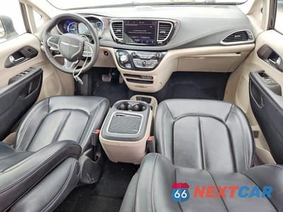Zdjęcie 8 z 13 samochodu: 2023 CHRYSLER PACIFICA HYBRID TOURING L VIN:2C4RC1L75PR626219 - miniatura