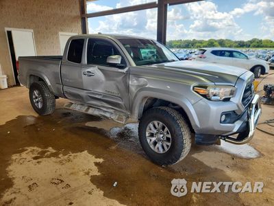 Czwarte zdjęcie samochodu z boku: 2017 TOYOTA TACOMA SR5 V6 VIN:5TFRZ5CN7HX023053 - miniatura