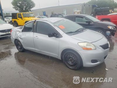 Czwarte zdjęcie samochodu z boku: 2009 TOYOTA YARIS BASE VIN:JTDBT903X91344540 - miniatura