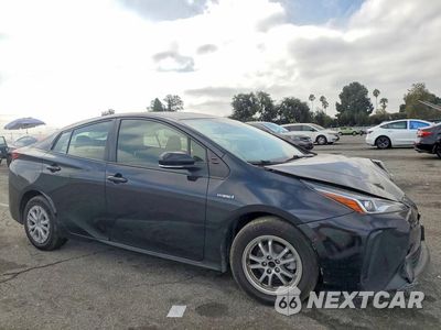 Czwarte zdjęcie samochodu z boku: 2021 TOYOTA PRIUS LE VIN:JTDKAMFU7M3140865 - miniatura
