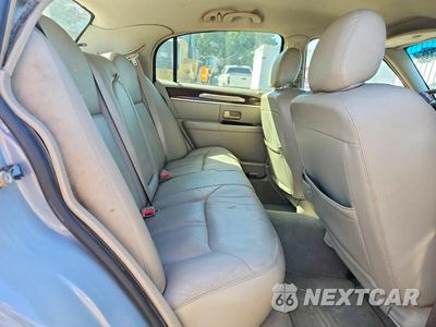 Zdjęcie 10 z 12 samochodu: 2008 LINCOLN TOWN CAR SIGNATURE LIMITED VIN:2LNHM82VX8X639655 - miniatura