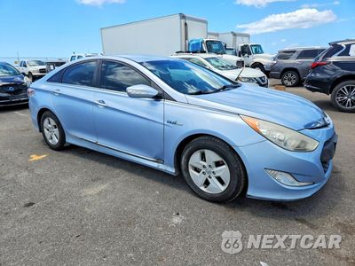 Czwarte zdjęcie samochodu z boku: 2012 HYUNDAI SONATA HYBRID VIN:KMHEC4A49CA034499 - miniatura