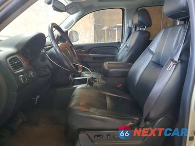 Zdjęcie 7 z 13 samochodu: 2011 CHEVROLET SUBURBAN K1500 LT VIN:1GNSKJE30BR249318 - miniatura