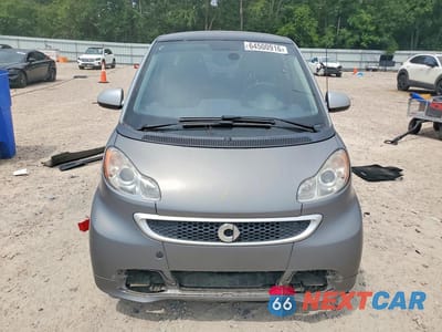 Piąte zdjęcie samochodu w środku: 2013 SMART FORTWO PURE VIN:WMEEJ3BA2DK688749 - miniatura