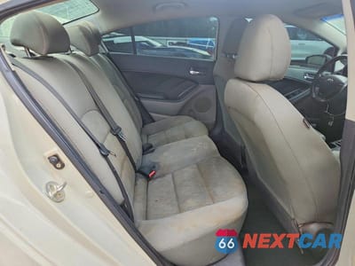Zdjęcie 10 z 12 samochodu: 2014 KIA FORTE LX VIN:KNAFK4A69E5086981 - miniatura