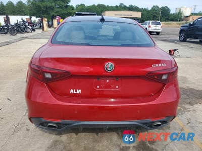 Zdjęcie 6 z 12 samochodu: 2017 ALFA ROMEO GIULIA TI VIN:ZARFAECN1H7561781 - miniatura