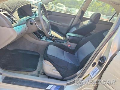 Zdjęcie 7 z 12 samochodu: 2004 TOYOTA CAMRY LE VIN:4T1BE32K04U806330 - miniatura