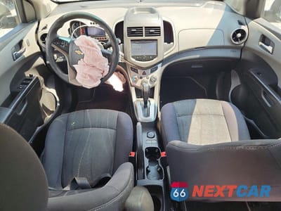 Zdjęcie 8 z 12 samochodu: 2014 CHEVROLET SONIC LT VIN:1G1JC5SH2E4136263 - miniatura