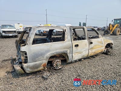 Trzecie zdjęcie samochodu z tyłu: 2004 CHEVROLET SUBURBAN K2500 VIN:3GNGK26UX4G178277 - miniatura
