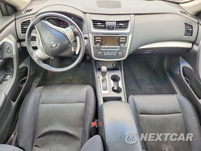 Zdjęcie 8 z 12 samochodu: 2017 NISSAN ALTIMA 2.5 SR VIN:1N4AL3AP9HC280901 - miniatura