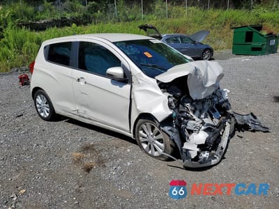 Czwarte zdjęcie samochodu z boku: 2018 CHEVROLET SPARK 1LT VIN:KL8CD6SA3JC423626 - miniatura